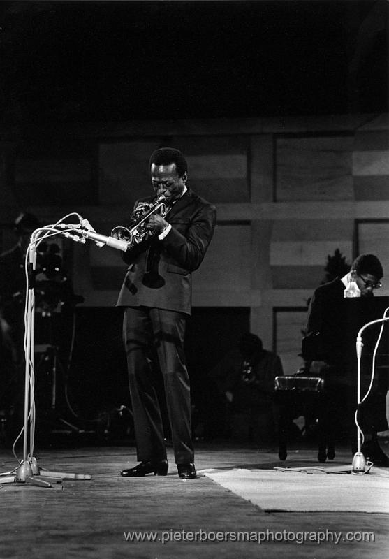 Miles Davis 1 de Doelen Rotterdam 11-1967.780-10.jpg